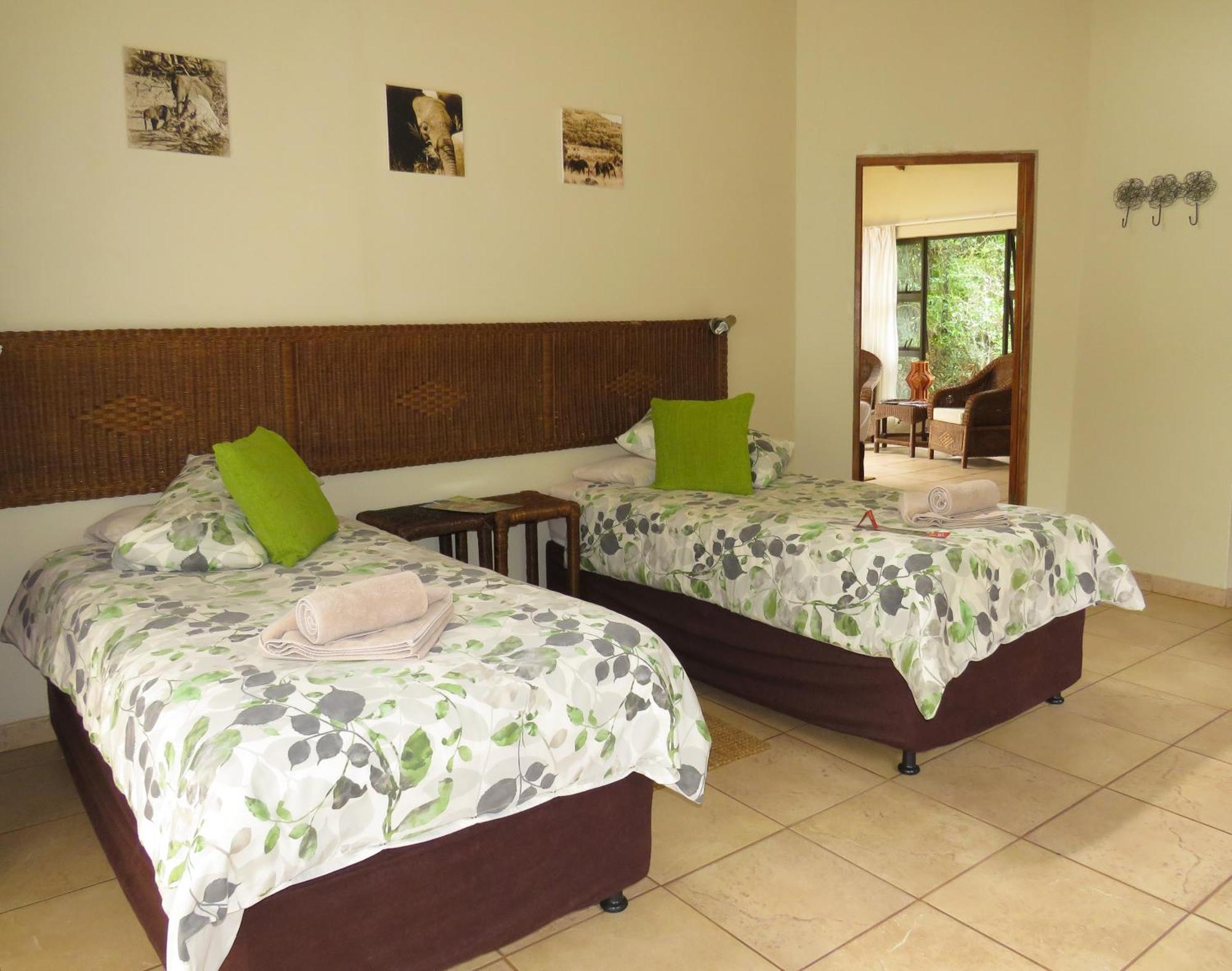 Umkhumbi Lodge Hluhluwe Phòng bức ảnh