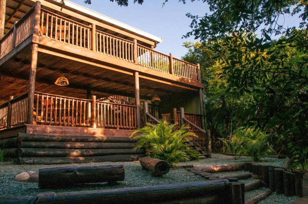Umkhumbi Lodge Hluhluwe Ngoại thất bức ảnh