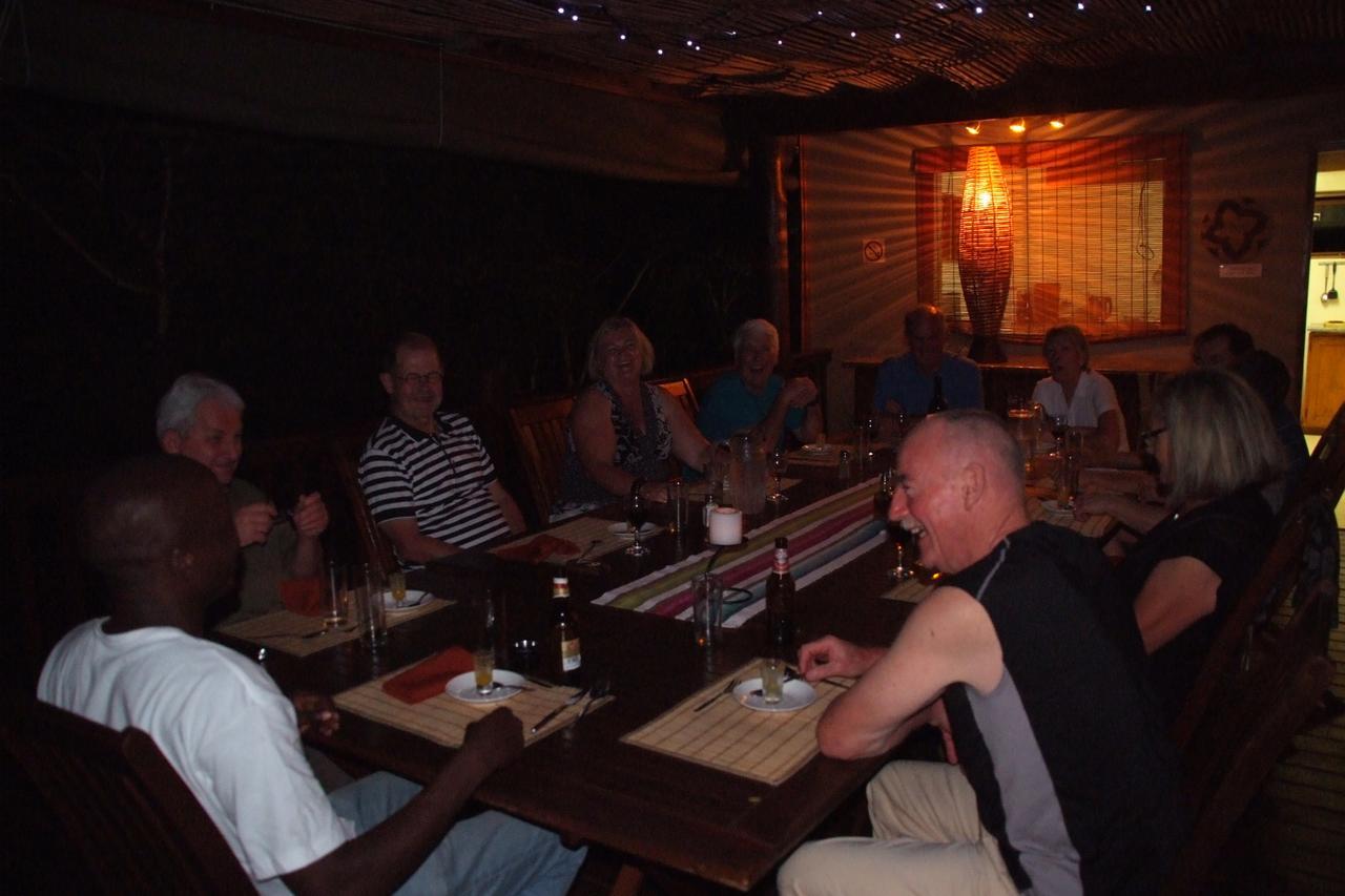 Umkhumbi Lodge Hluhluwe Ngoại thất bức ảnh