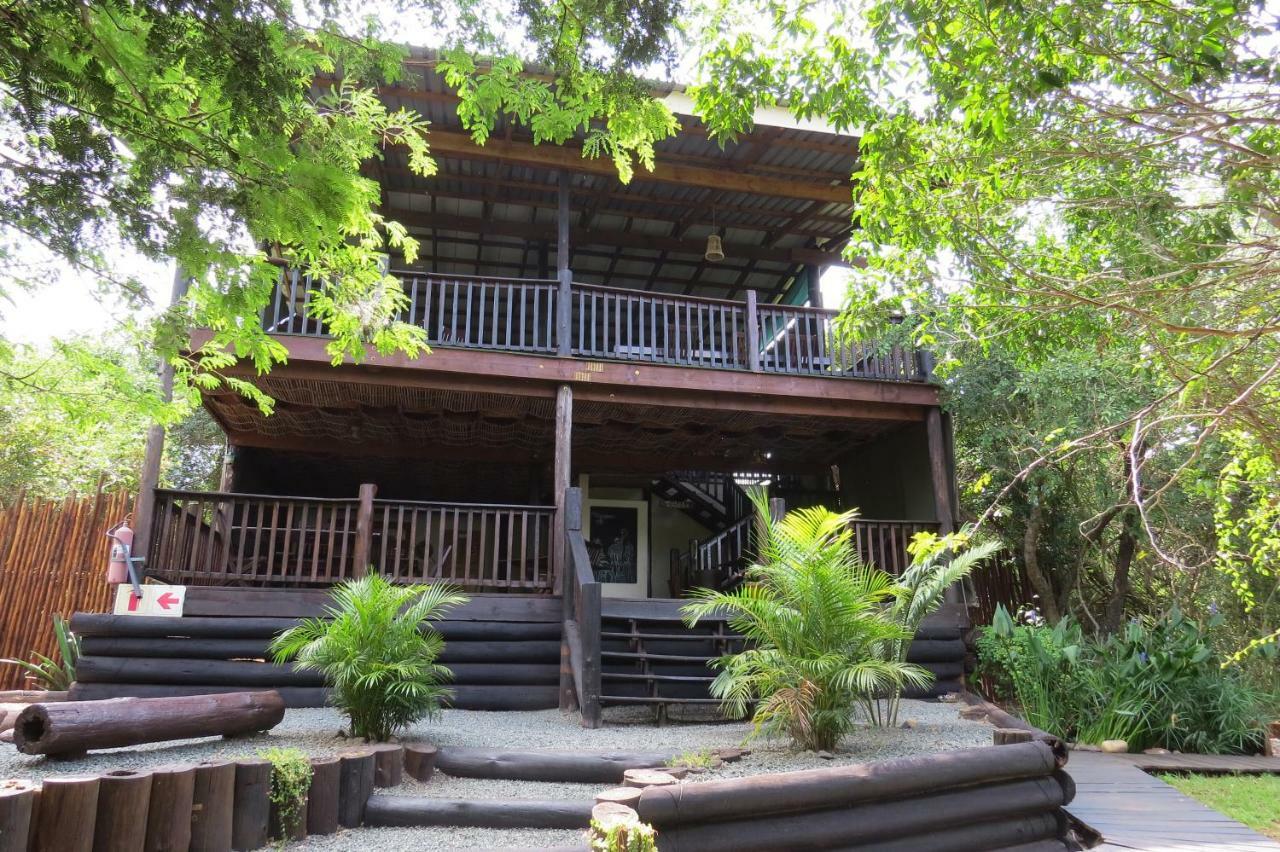 Umkhumbi Lodge Hluhluwe Ngoại thất bức ảnh
